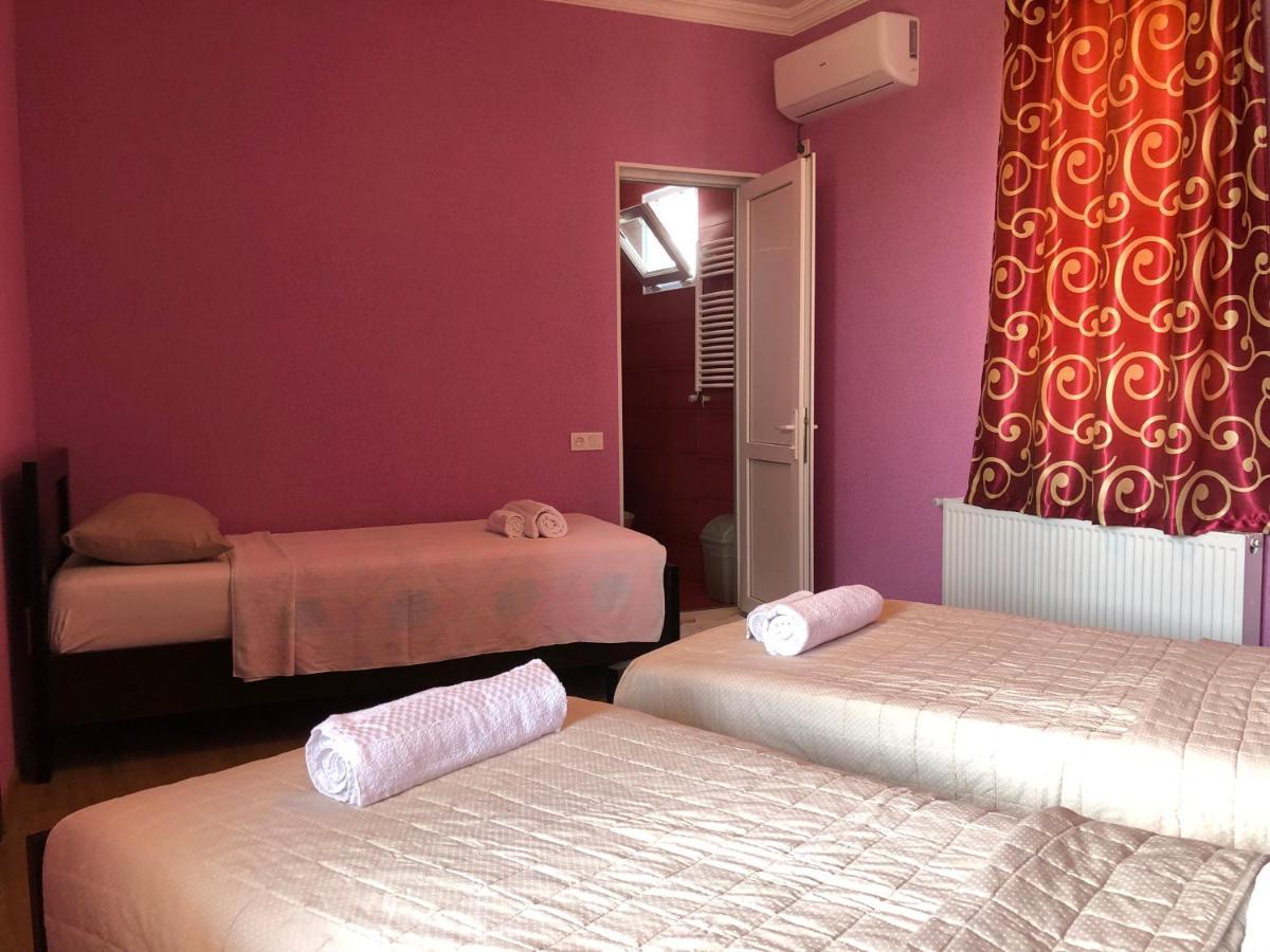 Doors Hotell Kutaisi Exteriör bild