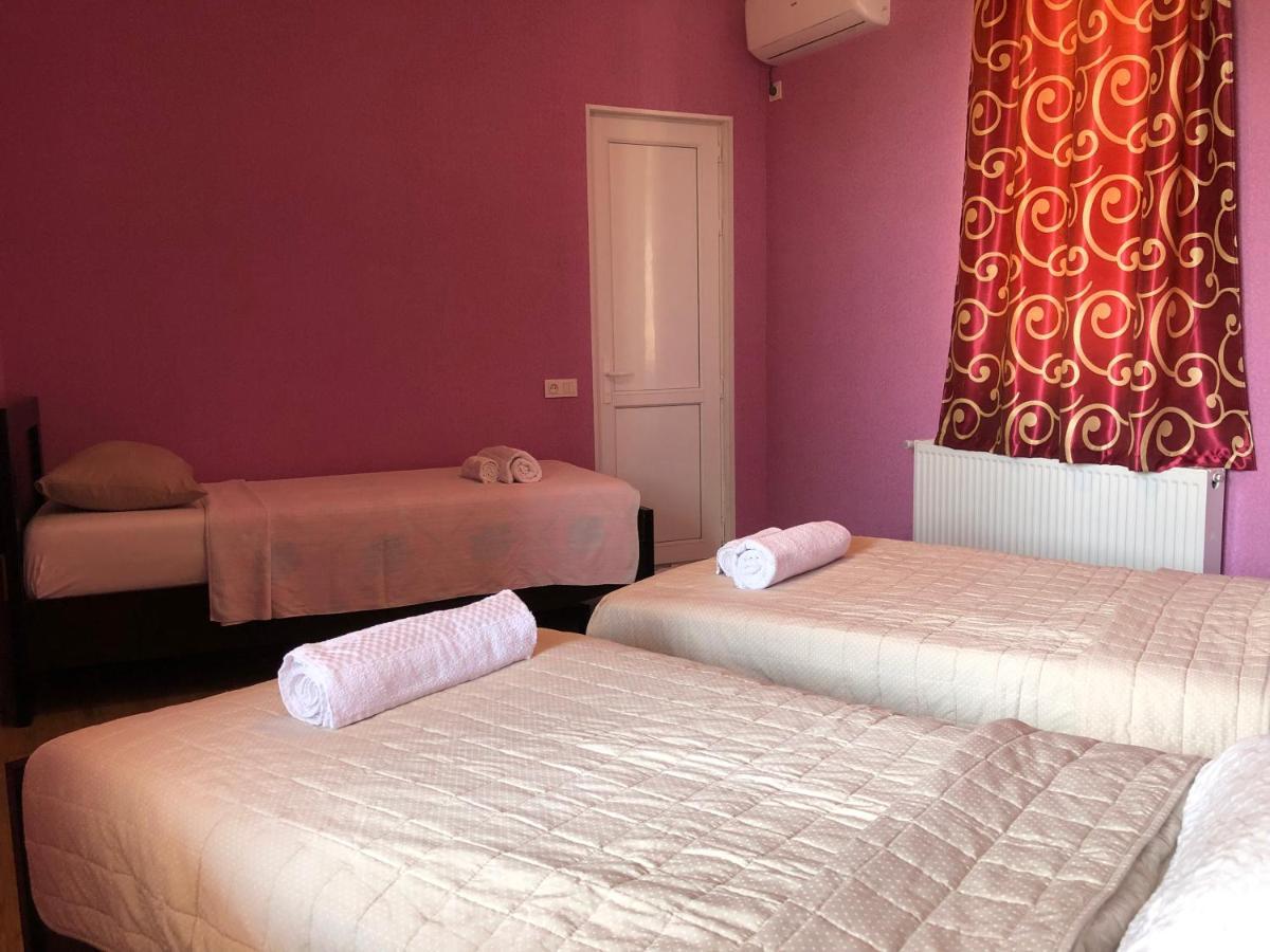 Doors Hotell Kutaisi Exteriör bild