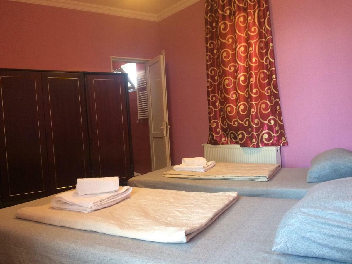Doors Hotell Kutaisi Exteriör bild